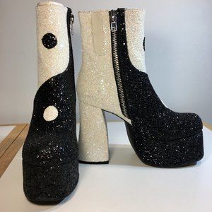 Dolls kill Yin Yang print heeled ankles boots